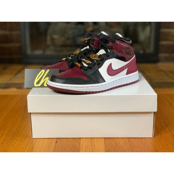 Size 7 w Air Jordan 1 Mid "Dark Beetroot" - Picture 2 of 5